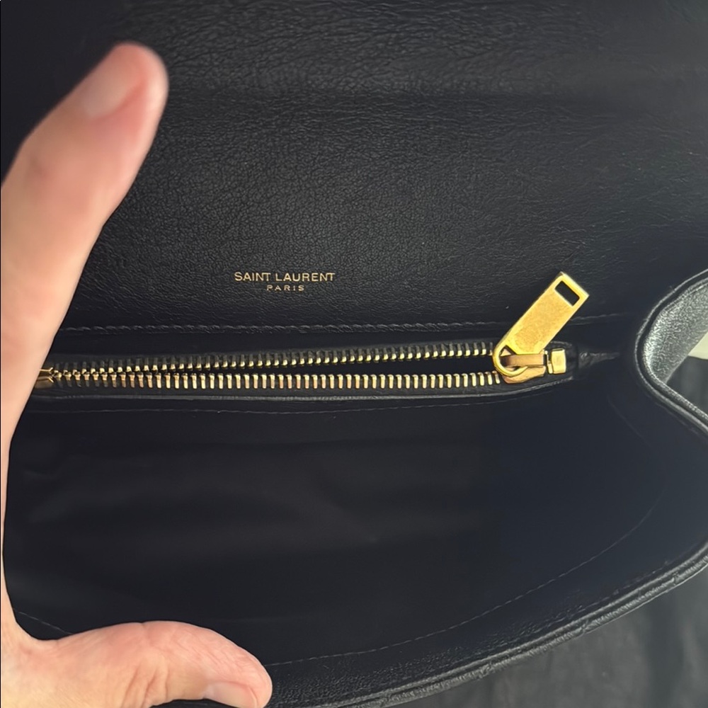 🥳HP🥳🔥Yves Saint Laurent Black College Chevron Cross Body Bag🔥 - Picture 15 of 17